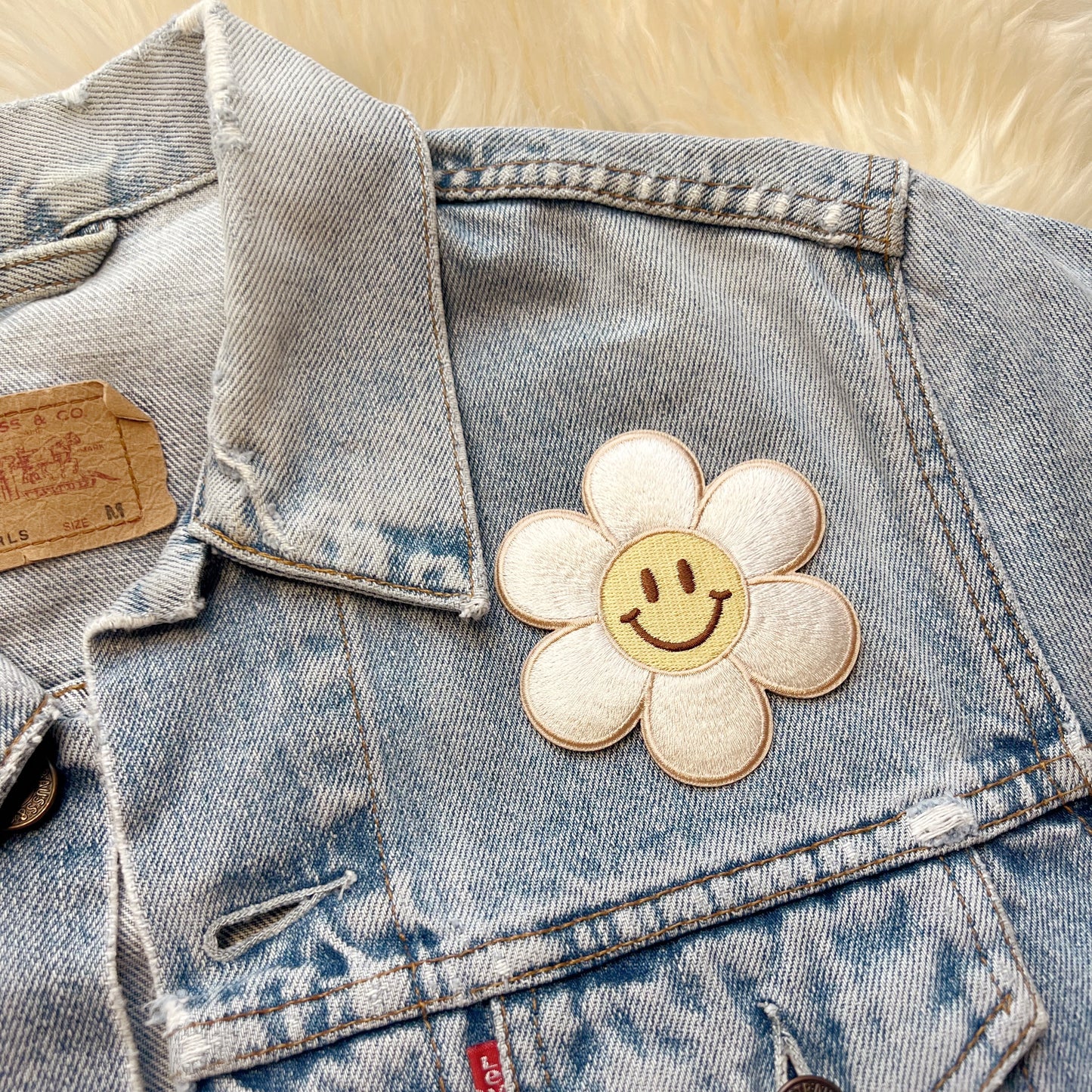 Smiley Daisy Patch